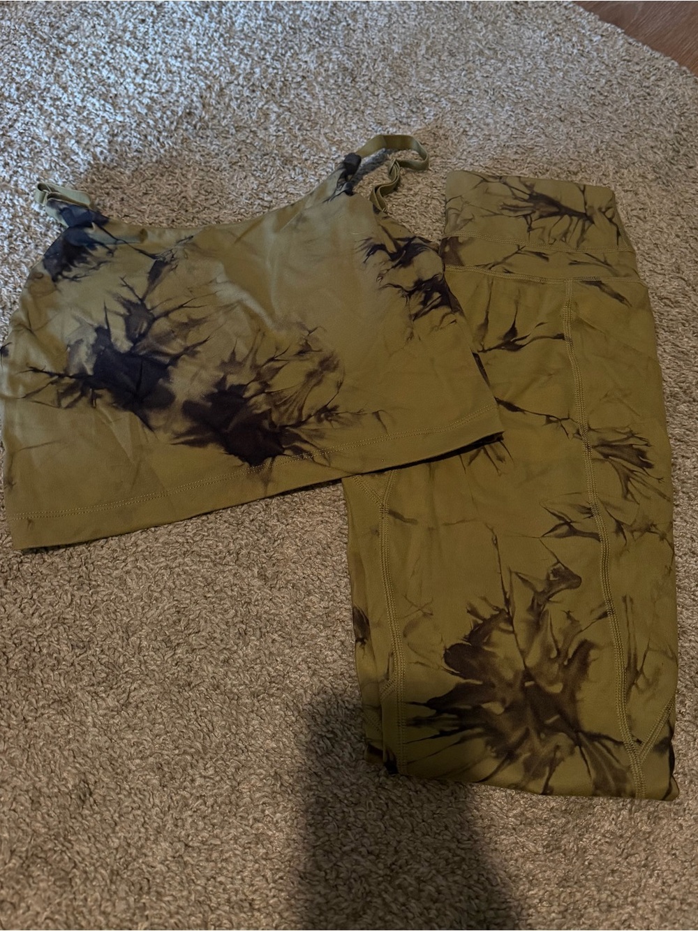 Alphalete Olive Green Tie-Dye Active Set - Sports Bra & Leggings